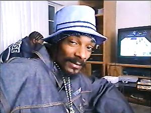 Музыкальный клип, где известный рэпер Снуп Догг трахает красивых девок