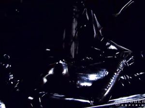 Две телки в черном латексе ласкают друг дружку