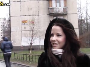 Глубокая глотка и классные сиськи как подарок пикаперу