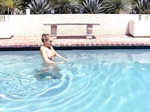 Такую племянницу грех не трахнуть