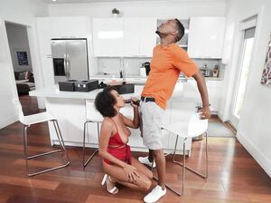 Зачем дарить подарки, если есть большой хуй?