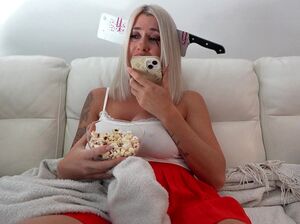 Оргазм под маской в кровавый Хэллоуин