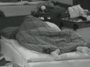 Сцена секса в спортзале участников реалити-шоу