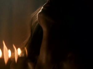 Сцена секса Симоны Кэссел из сериала «Цари и пророки»