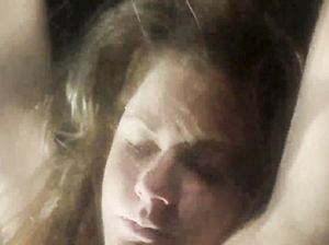 Горячая русалочка делает куни под водой