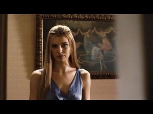 Режиссер снимает лесбийскую сцену