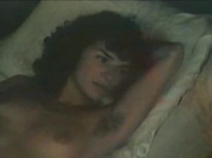 Мама гладит член своего 14-летнего сына а он ее киску