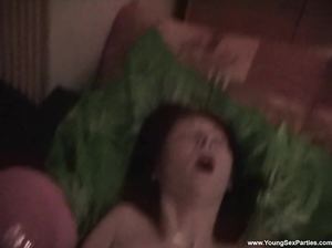 Первокурсник лишился девственности на студенческой секс вечеринке